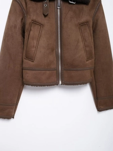 Giacca da donna in pelle scamosciata marrone con collo in pelliccia e zip in metallo