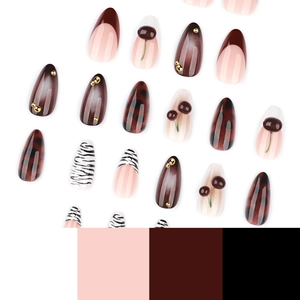 Faux ongles 3D motif zèbre et cerise avec effet œil de chat en forme d'amande