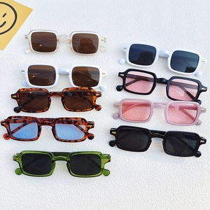 Retro Square Sunglasses UV400 Protection Polycarbonate Frame Rectangular Fashion Eyewear For Women Men Vintage Outdoor Rivet