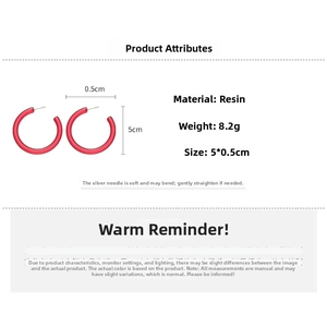 Detailed size chart of red resin C-shaped hoop earrings with 5cm diameter measurements