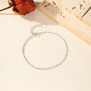 Elegant S925 sterling silver chain bracelet featuring a shimmering minimalist design