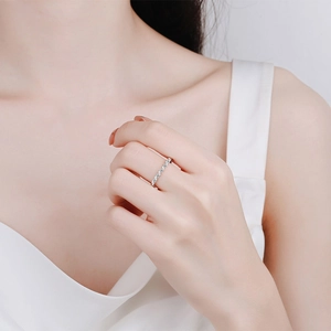 Elegant S925 sterling silver moissanite wave ring for women worn on finger