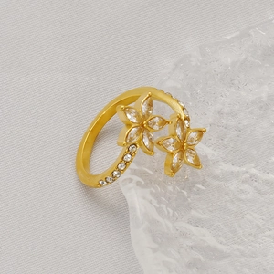 18K gold plated stainless steel open ring with sparkling crystal flower petals