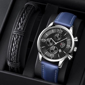 Détail de montre à quartz avec bracelet en cuir bleu et ensemble de bracelets tressés