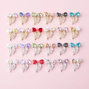 Nœud Papillon en Métal Breloques d'Ongles Avec Cœur en Strass Alliage Nœud Décoration d'Ongles Pour Manucure DIY Femmes Bijoux
