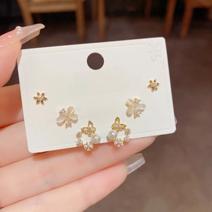 Three-piece set of elegant gold flower and butterfly stud earrings with S925 silver pins