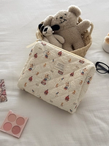 Quilted circus pattern makeup bag with cute cartoon prints and large capacity storage