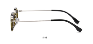Seitenansicht der kleinen quadratischen Sonnenbrille mit braunem Rahmen und Metallbügeln