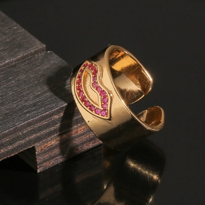 18K gold wide open ring featuring a pink zircon encrusted lip motif with mirror reflection