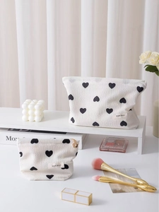 Sweet cream heart patterned quilted cosmetic bag set with golden flower zippers