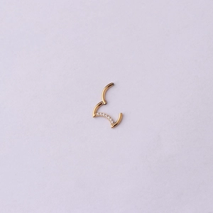 Anneau 16G en acier doré motif lune et goutte d'eau orné de pierres brillantes