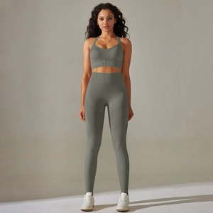 Seamless high-waist yoga set with racerback top and leggings in sage green finish