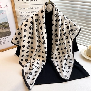 Elegant Square Scarf Polyester Satin Satin Feel Flower Letter Print Sun Protection Head Scarf For Women Fashion Accessory