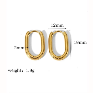 Détails des dimensions 12mm x 18mm et du poids 1,8g des boucles d'oreilles dorées