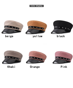 Berretti militari stile punk in sei colori con cinturini in pelle e borchie metalliche