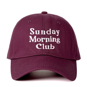 Casquette de baseball classique bordeaux brodée Sunday Morning Club en coton ajustable