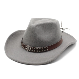 Klassischer grauer Western-Filzhut mit Nietenlederband und Vintage-Metallschnalle