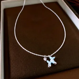 Collier en argent avec pendentif chien ballon bleu clair et zircon en forme de coeur
