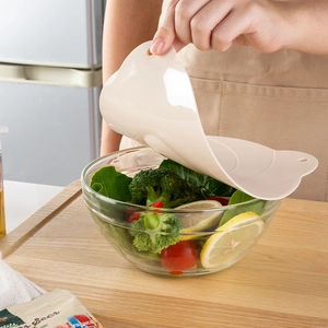 Reusable off-white silicone suction lid with cute bear handle for kitchen food storage
