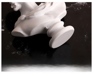 Detailed view of the flat and stable base of the Greek statue resin home decor