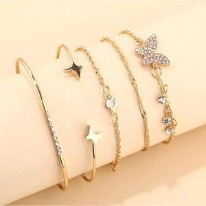Set di 5 braccialetti boho dorati con farfalle di cristallo e strass scintillanti