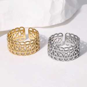 Adjustable hollow lace rings in gold and silver finishes made of stainless steel