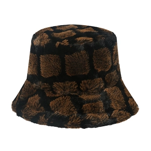 Dicker Angora-Fischerhut aus Kunstpelz mit braun-schwarzem Leopardenmuster für den Winter
