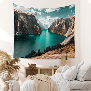 Böhmischer Wandteppich mit majestätischer Gebirgslandschaft für Schlafzimmerdekoration
