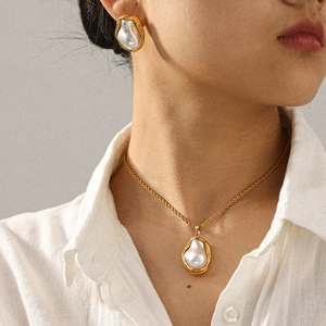 Vintage French baroque pearl necklace and earrings set with gold twisted chains