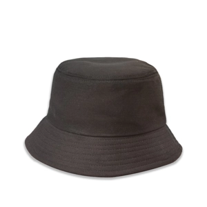 Vue détaillée du chapeau bob en toile de coton noir avec coutures renforcées sur le bord