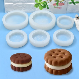 6-piece round silicone cookie molds with wave edges for DIY mousse cake and resin craft
