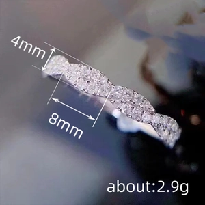 Modischer gedrehter Eternity-Ring mit Zirkonia-Besatz aus hochwertigem 925 Sterlingsilber