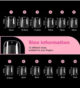Tableau des tailles pour faux ongles carrés courts avec 12 dimensions transparentes variées