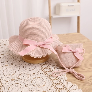 Ensemble chapeau de paille rose pour filles et sac assorti avec ruban et bords ondulés