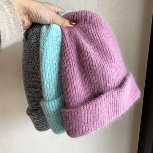 Bonnets tricotés épais en fourrure de lapin blanche pour femmes en gris menthe et rose
