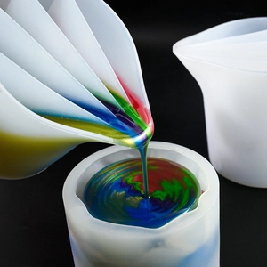 7-slot silicone split cup pouring multi-color resin for fluid art DIY projects