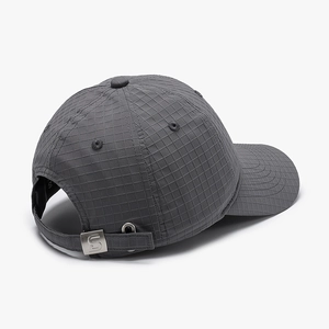 Quick-dry grid baseball cap in dark grey with S-letter metal buckle adjustment