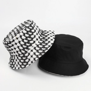Chapeau bob réversible avec motif smiley en coton noir pour protection solaire