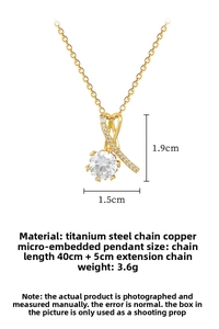 Détail du pendentif cœur en acier titane avec zircone et dimensions de la chaîne