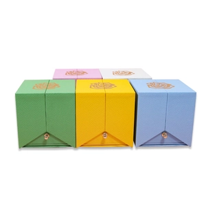 Elegant square jewelry gift boxes in multiple colors with gold rose logo and metal handle