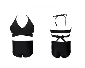 Detail eines schwarzen Halter-Bikinis mit Überkreuz-Design und hoher Badehose