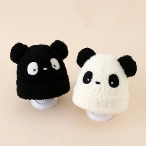 Détails des bonnets en maille panda épais avec oreilles 3D et broderie au point de croix