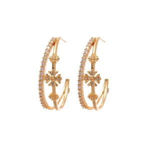 Boucles d'oreilles double C plaquées or 18k avec zircons et motif floral
