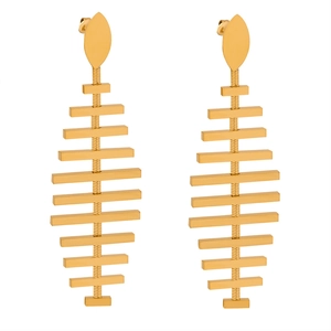 Fashionable 18K gold-plated titanium steel fishbone earrings with a unique minimalist design