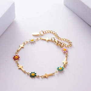 Bracelet croix et marguerites colorées en acier titane doré pour femme avec chaînette