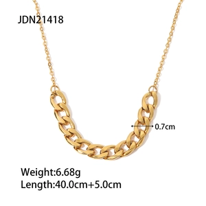 Collier chaîne à gros maillons dorés en acier inoxydable pour femme au style urbain