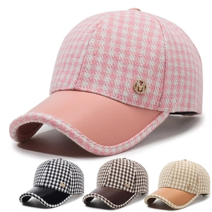 Casquette De Baseball Pied De Poule Femmes Visière En Cuir PU Réglable Chapeau De Soleil Décoration Lettre M Métal Casual