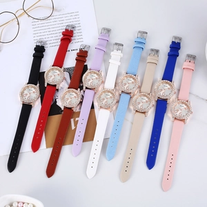 Montres quartz femme mode avec cadran en strass et bracelets cuir en plusieurs couleurs