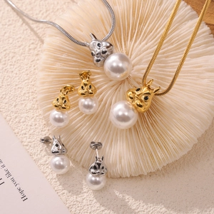 Minimalist rabbit-shaped titanium steel jewelry set with white shell pearls