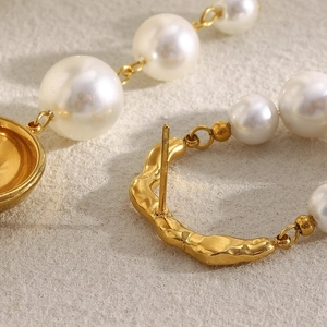 French vintage style 18K gold-plated irregular metal earrings with white pearls